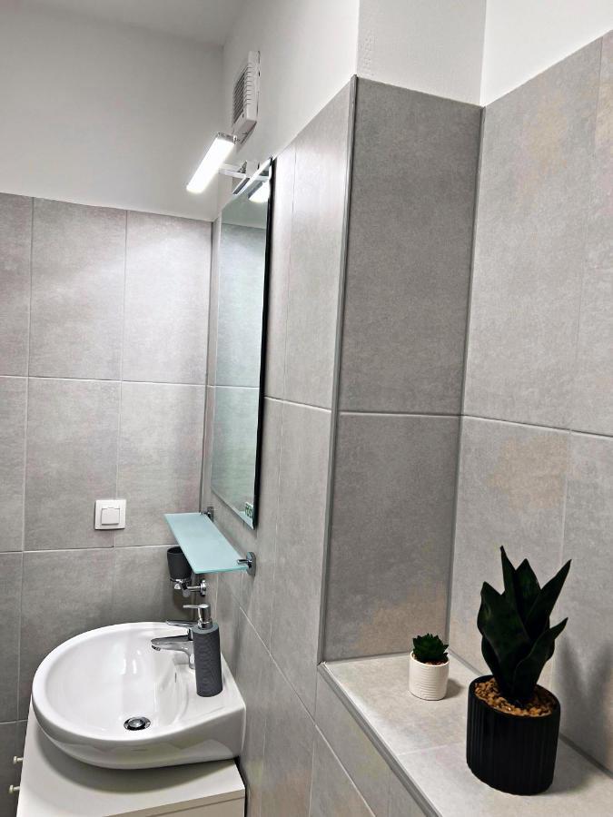 Panoramic Forest View Apartment Dumbravita  Bagian luar foto